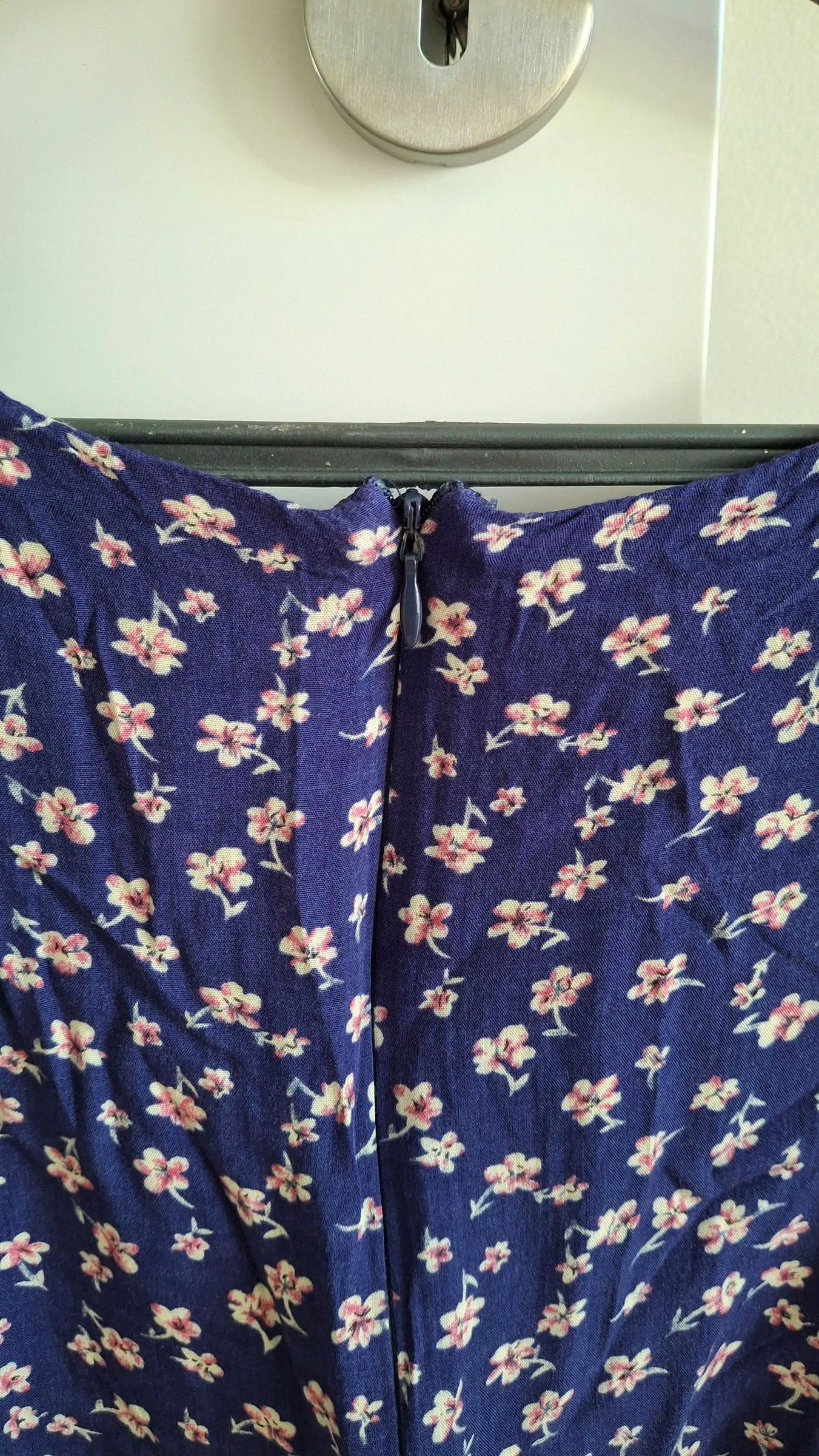 Mono de manga corta con estampado floral de la marca Hollister Co. – photo 6